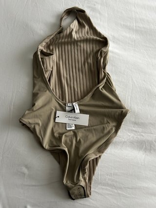 Bañador Calvin Klein asimétrico una pieza