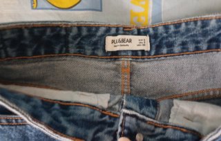Falda vaquera con botones. Pull&Bear