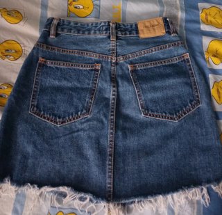 Falda vaquera con botones. Pull&Bear