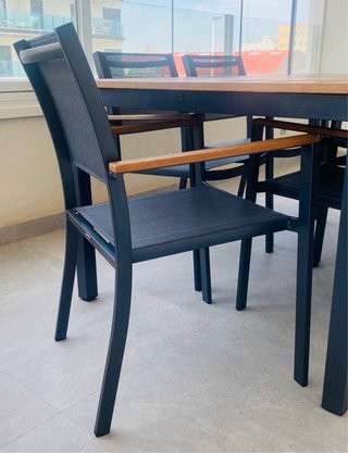 Mesa de exterior moderna con 6 sillas