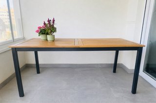 Mesa de exterior moderna con 6 sillas