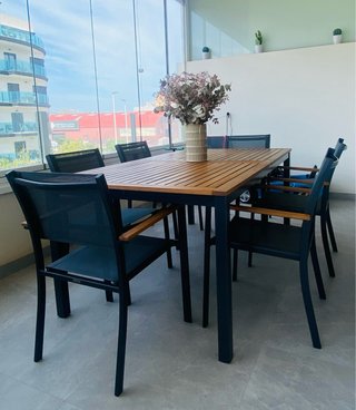 Mesa de exterior moderna con 6 sillas