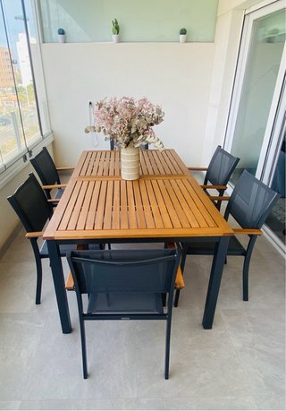 Mesa de exterior moderna con 6 sillas