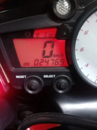 Yamaha R6 VR46 Amarilla - Acepto Cambio
