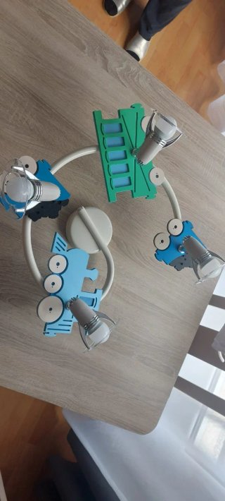Lámpara infantil de techo con trenes