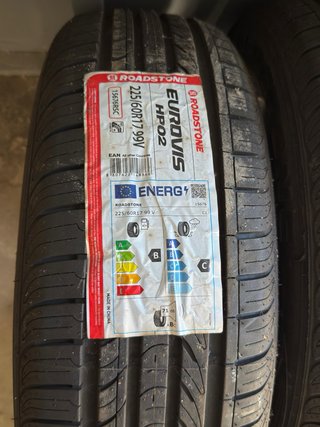 Neumáticos nuevos 225-60-R17 99V Roadstone hp02