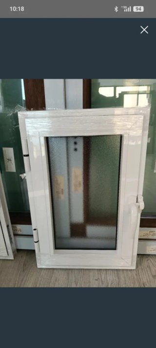 Ventana blanca con vidrio esmerilado 40x60