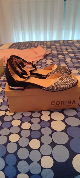 Sandalias negras con brillos