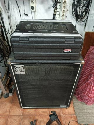 Amplificador Bajo EBS TD650 + Cabina Ampeg Classic