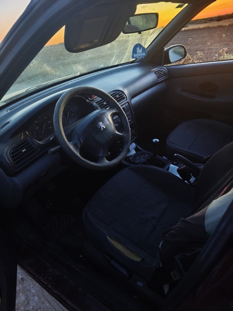 Peugeot 406 2000 - foto 1