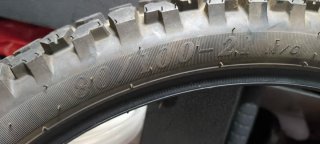 Juego de neumáticos de moto trail marca Helios