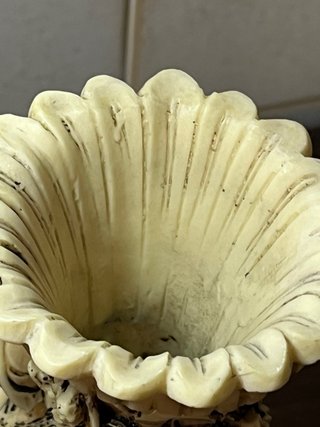 Scultura vaso balinese in resina