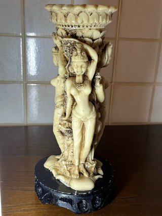 Scultura vaso balinese in resina