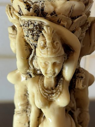 Scultura vaso balinese in resina