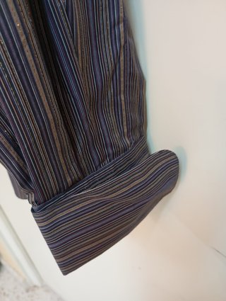 Camisa hombre cuello alado rayas azul y oro