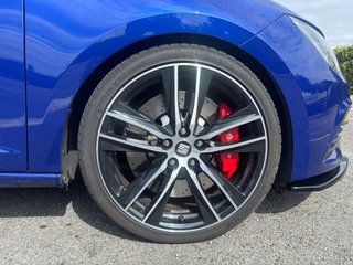 SEAT Leon Cupra 300