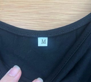 Vestido premamá negro para sesión de fotos