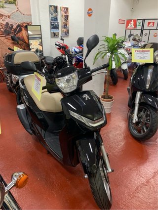 Peugeot Belville 125 Allure Scooter