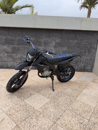 Derbi Senda Enduro Negra y Azul