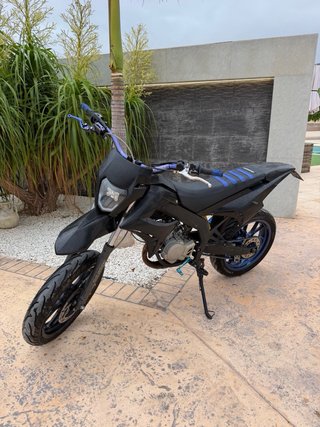 Derbi Senda Enduro Negra y Azul