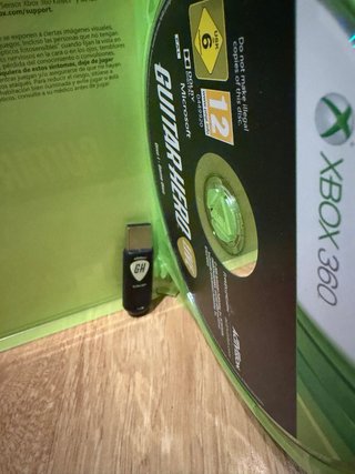Controller chitarra per Guitar Hero Live su Xbox 360