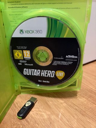 Controller chitarra per Guitar Hero Live su Xbox 360
