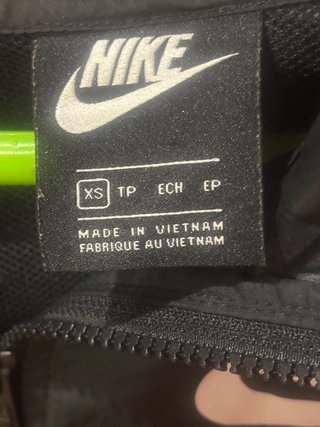 Chaqueta Nike Negra con Capucha