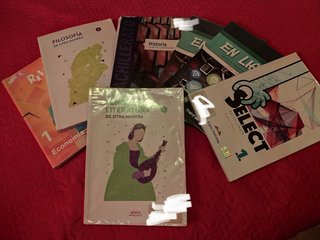 Lote libros 1 bachiller ciencias social salesianos