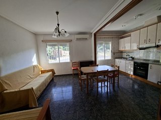 Chalet / vivienda independiente en Calle Triana