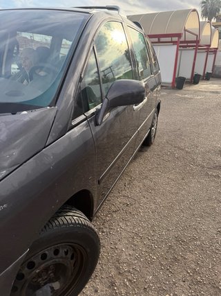 Peugeot 807 2006( matricula francesa )