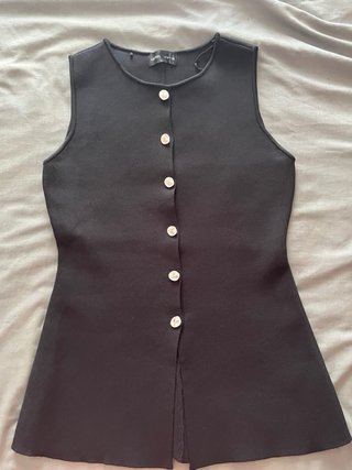 Blusa Lipsy sin mangas botones dorados Talla M