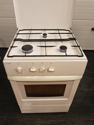 Cocina de gas butano Lynx mide 86 54*54