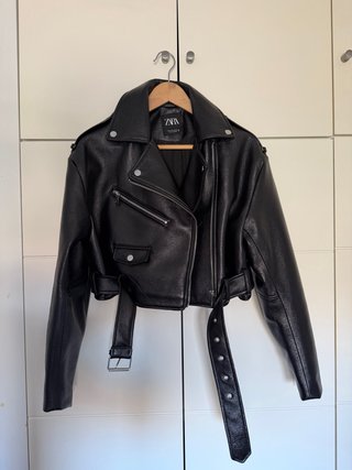 Chaqueta cuero negra Zara