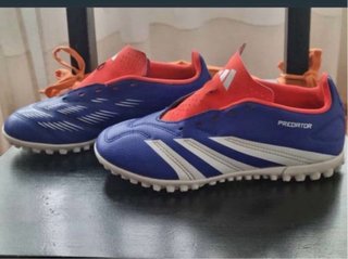 Botas de fútbol Adidas Predator multitacos