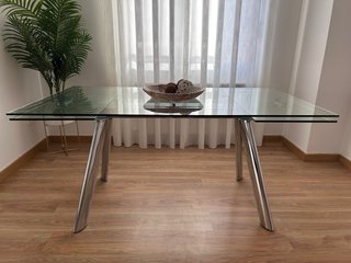 Mesa de comedor cristal y metal