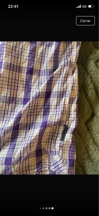 Camisa de cuadros morada y blanca