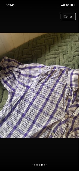 Camisa de cuadros morada y blanca