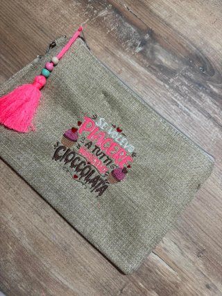 Pochette con nappa e perline