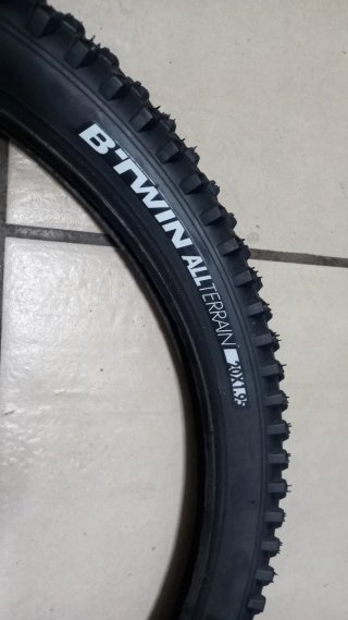 Cubierta Btwin All Terrain