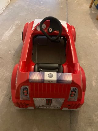Cochecito rojo para niños
