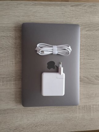 OFERTA !! MacBook Pro i5 8GB 2020