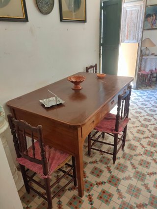 Muebles y antigüedades. Casa histórica Elda XIX XX