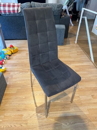 6 Sillas comedor  NUEVAS precio en tienda 65€