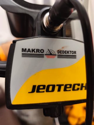 Detector de metales Makro Jeotech