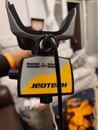Detector de metales Makro Jeotech