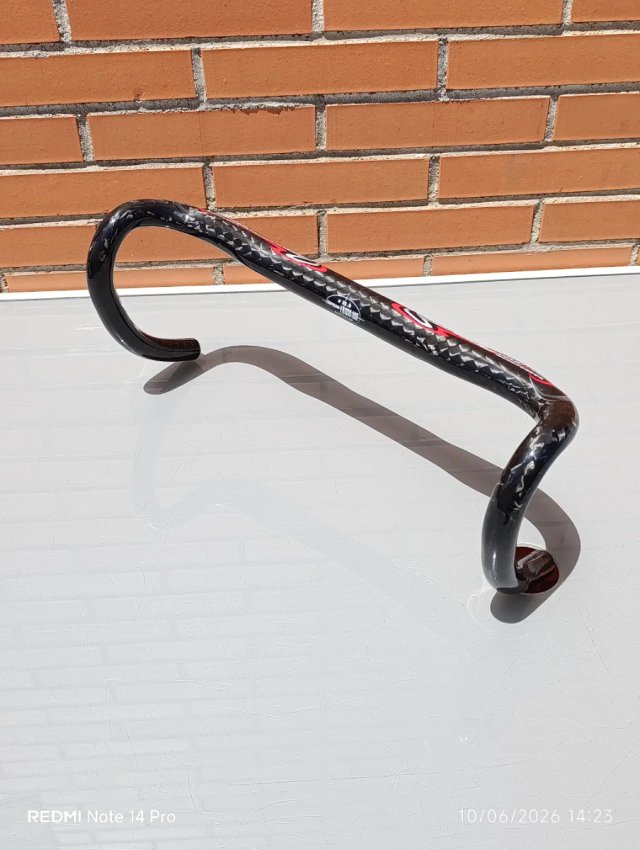 Manillar CARBONO COSTANTINO 31,8x440mm. NUEVO.