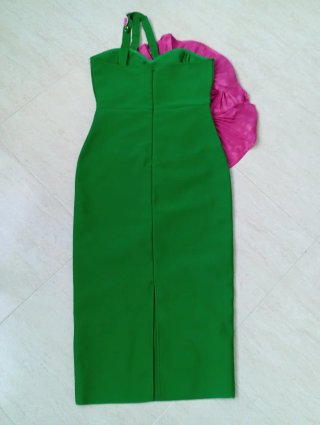 Vestido de fiesta con flor rosa escucho ofertas