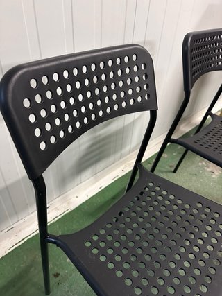 Juego de 4 Sillas Negras