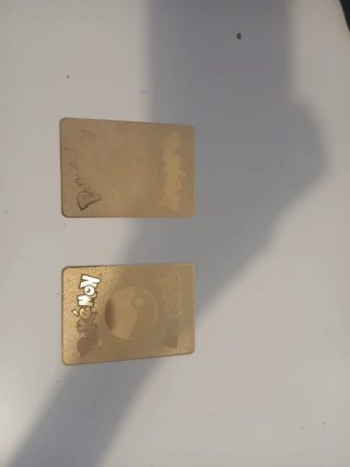 Cartas Pokémon Metálicas Doradas