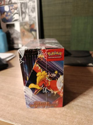 Booster Box Pokémon Rivales Predestinados
